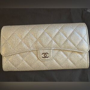 NWOT CHANEL Silver Metallic Glitter Quilted Caviar Long Wallet- RARE